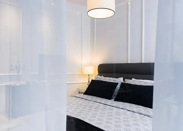 Luxury Arc Apartment