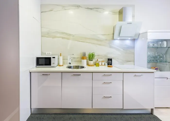 Luxury Arc