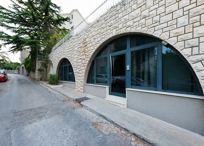 Luxury Arc 스플리트
